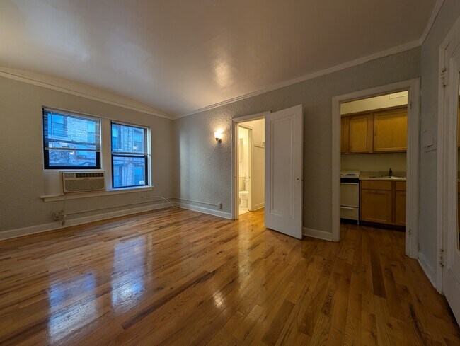 556 W Arlington Place unit 304, Chicago, IL 60614 - photo 7