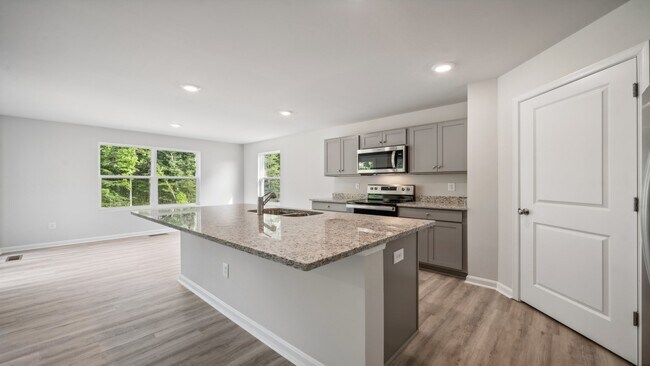 11045 Chappell Crk Cir unit 36393374, Hopewell, VA 23860 - photo 6