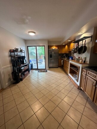 728 E 5th St Unit 1, Boston, MA 02127