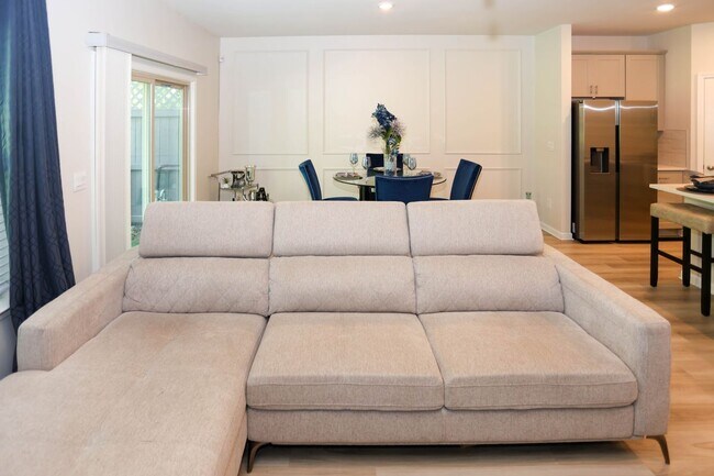 5682 Plain Field Ln, Lilburn, GA 30047 - photo 5