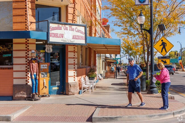 Blue Ridge residents enjoy living near smaller towns like Winslow and Flagstaff.