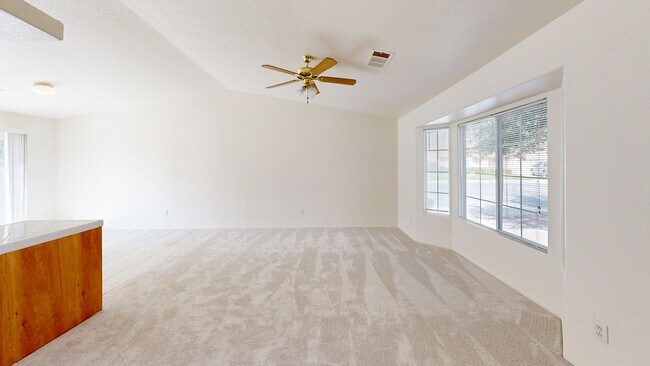 225 Curtiss Ln, Coalinga, CA 93210 - photo 3