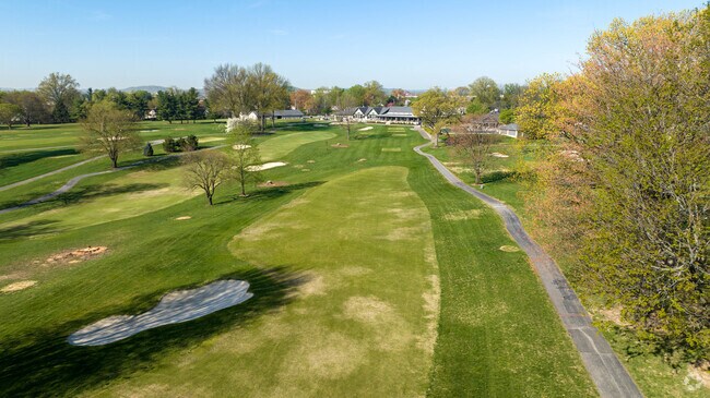 The Audubon Country Club at the Edge of the Bradley Neighborhood is Delight