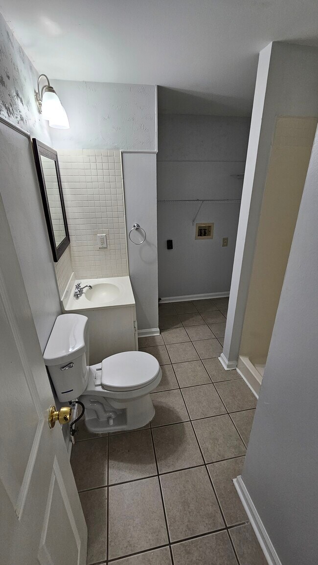 212 Thurston Dr NW unit B, Gainesville, GA 30501 - photo 4