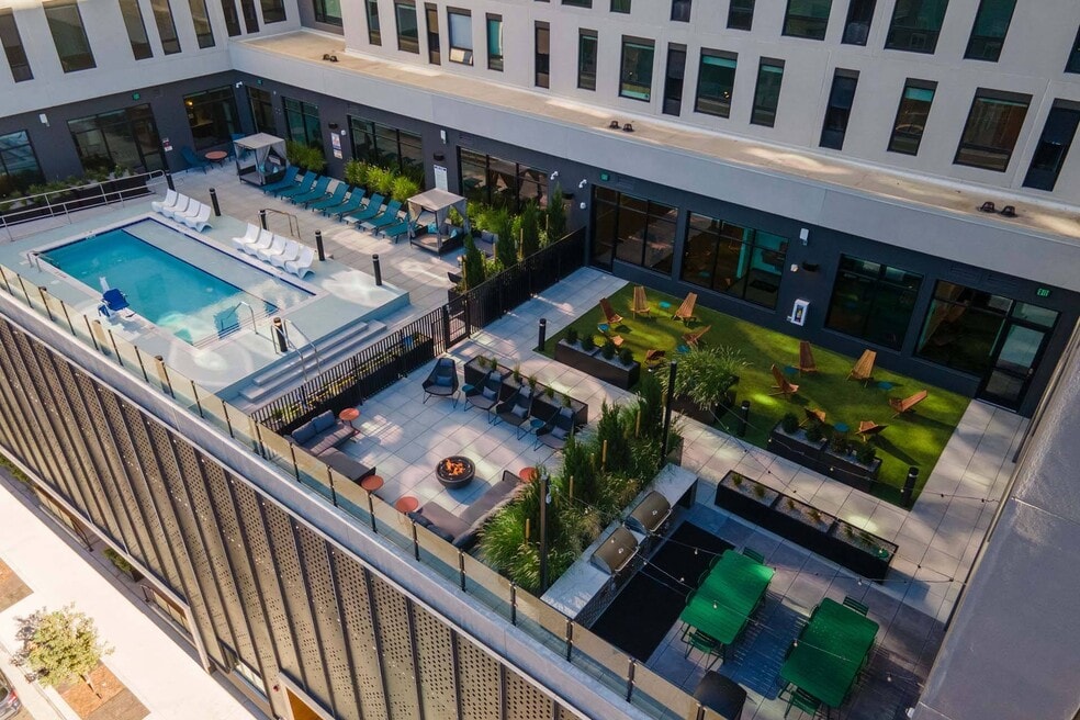 Windsor 3000 Huron, Denver, CO 80202 - photo 1