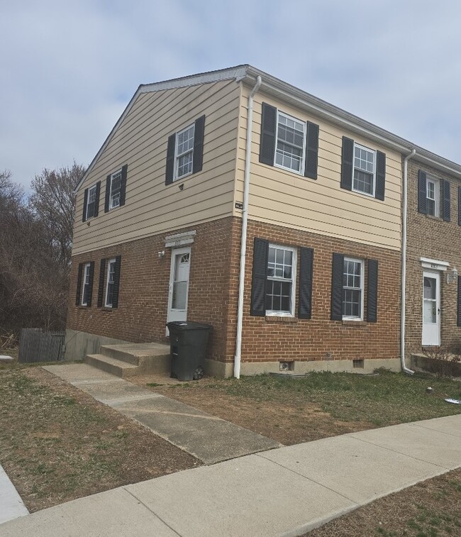 8201 Averill Ct, Severn, MD 21144