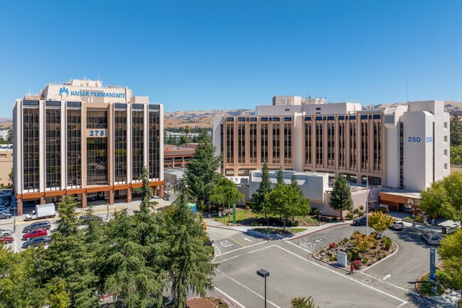 Kaiser Permanente San Jose Medical Center is the closest hospital to Crossgate, just 8 miles away.