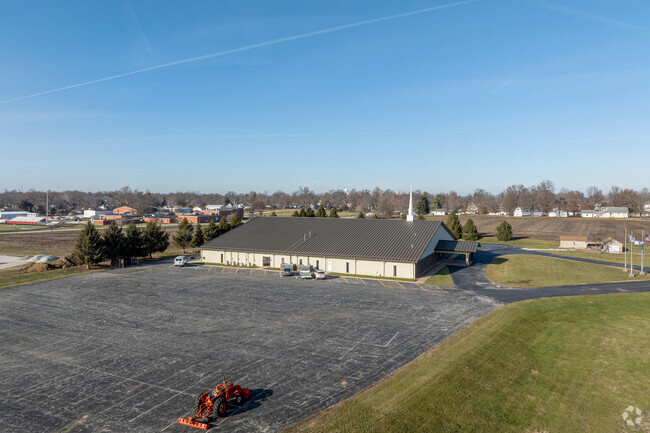 Pikeland Community School has a 15:1 student teacher ratio.