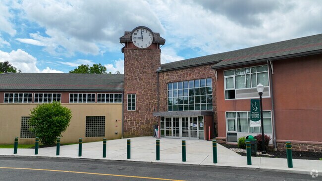 The Village Charter School offers elementary and middle school education in Hiltonia, NJ.