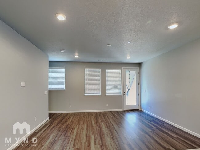 7025 Cumbria Ct, Castle Pines, CO 80108 - photo 3