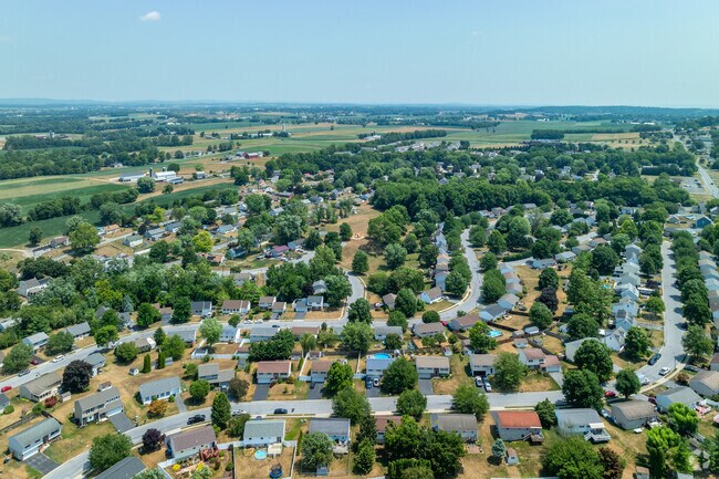 Farmdale is tucked between Downtown Lancaster to the east and the Susquehanna to the west.