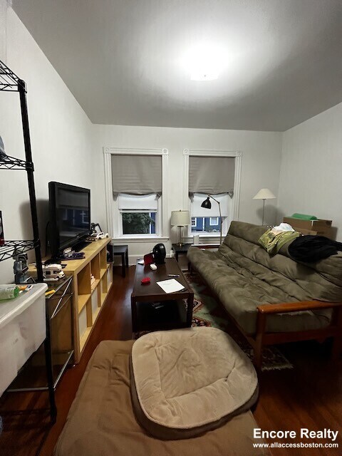 139 Oxford St Unit 12, Cambridge, MA 02140