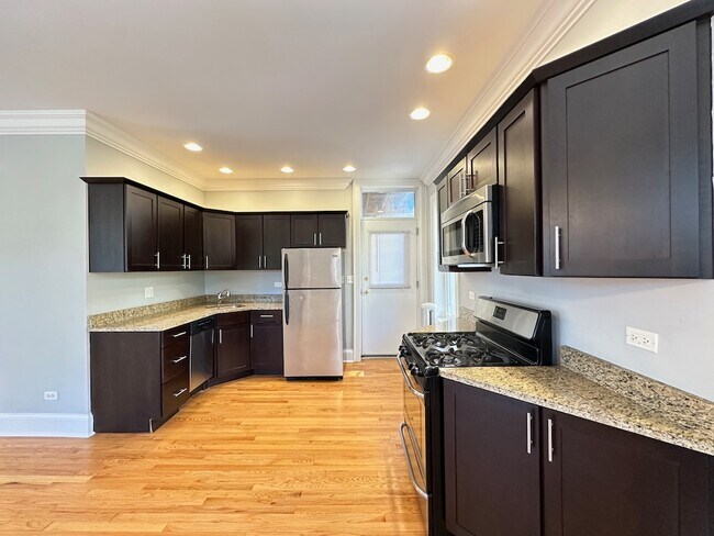 4414 N Rockwell St unit A09W, Chicago, IL 60625 - photo 3