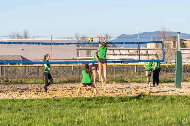 The Oregon Ducks practice at the Amazon Park Sand Volleyball Court in South University.