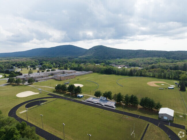 Multiple sporting faculties at Stissing in Pine Plains.