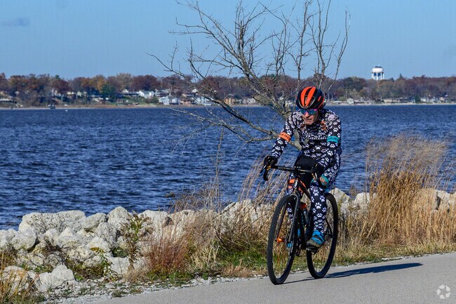 The Muskegon Lakeshore Trail, located near Glenside is a great ride for cyclists.