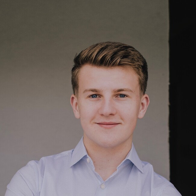 Agent Photo