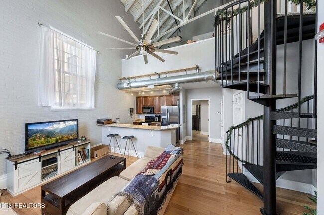 130 E Glenwood Ave unit 120, Knoxville, TN 37917 - photo 7