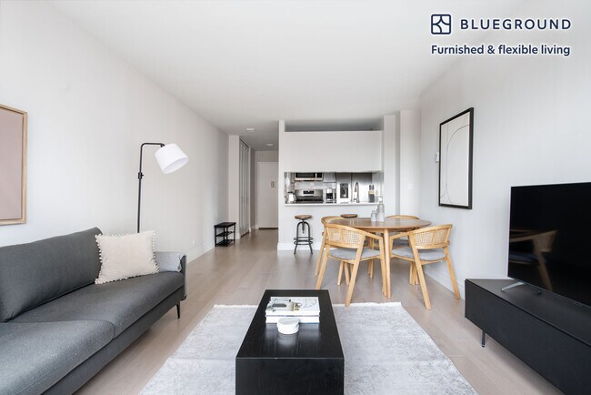 225 E 95th St unit FL27-ID1118, New York, NY 10128 - photo 4