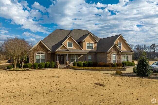 Much of the newer and higher price point homes in Oak Grove-Pisgah are Transitional style.
