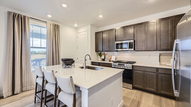 12679 W Glasgow Place, Littleton, CO 80127 - photo 4