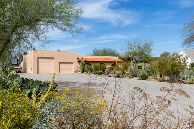 Homes on large lots in Rancho Jardines range from $700,000 to $1.2 million.