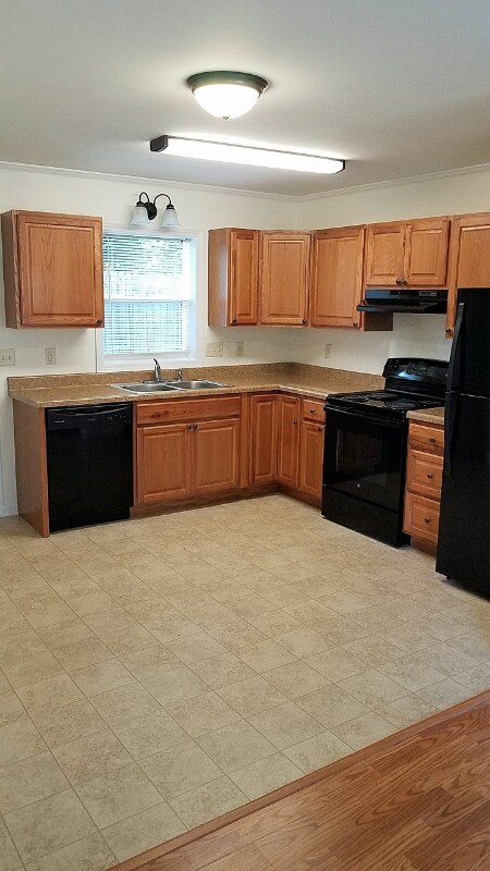 1241 N Main St, Hendersonville, NC 28792 - photo 3