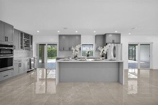 7400 SW 114th St, Pinecrest, FL 33156