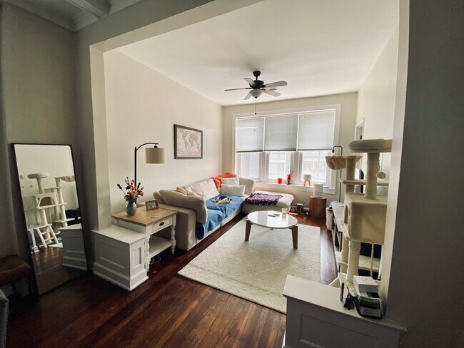 2246 W Armitage Ave unit 3F, Chicago, IL 60647 - photo 2