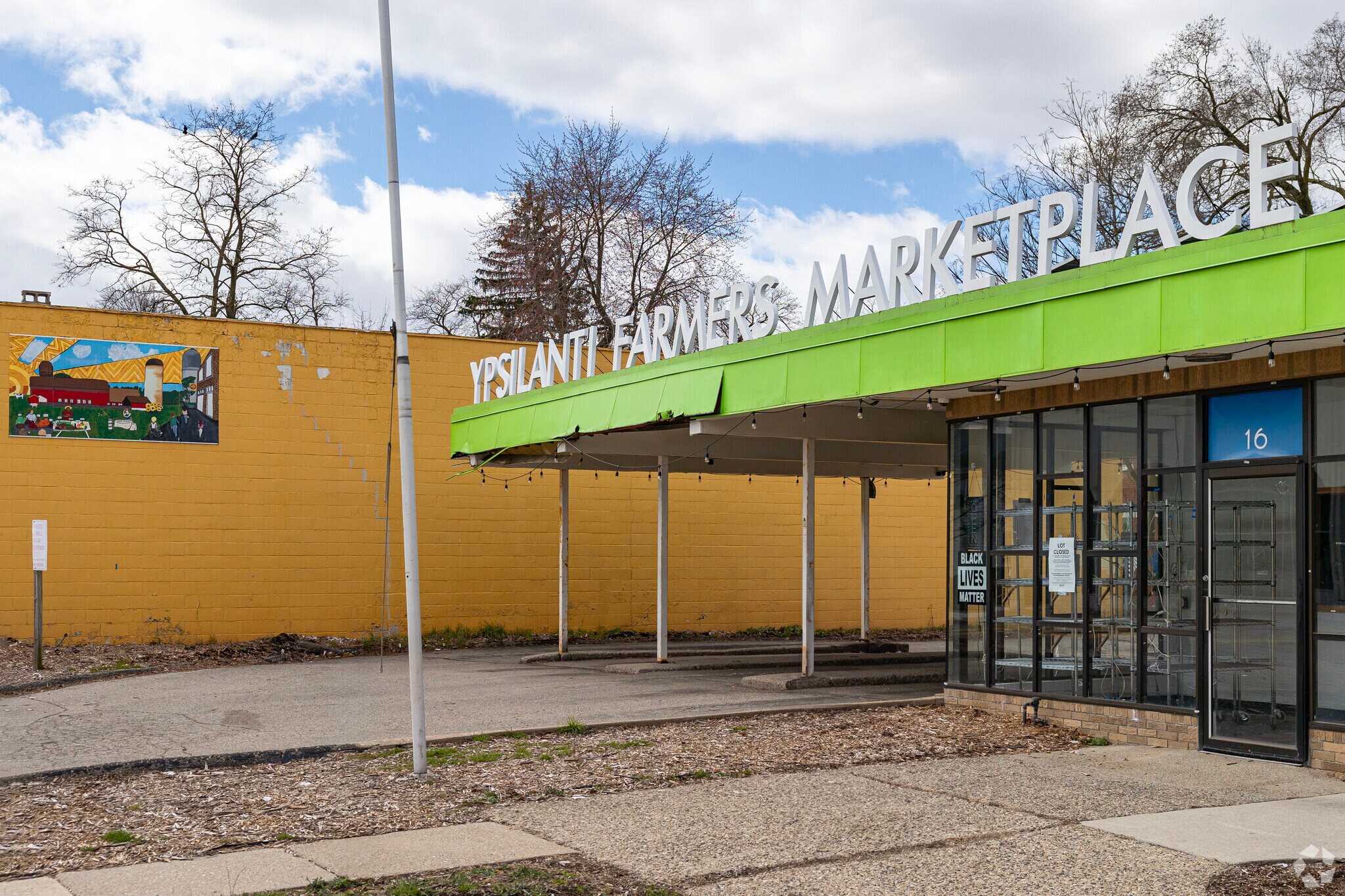 Ypsilanti Farmers Marketplace in Historic South Side is managed by Growing Hope.
