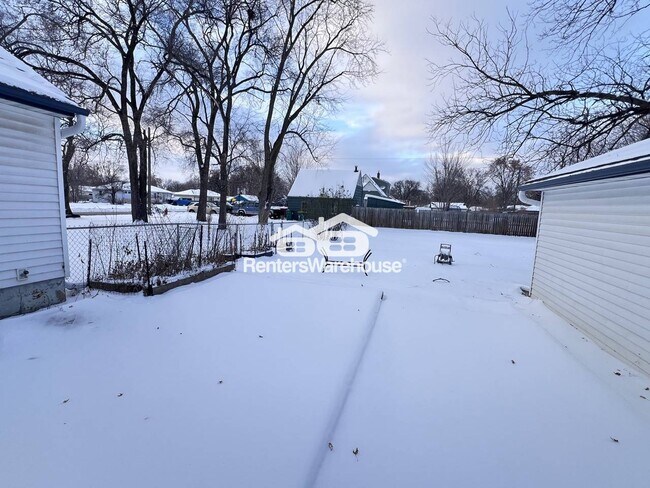 5568 Humboldt Ave N, Minneapolis, MN 55430 - photo 5