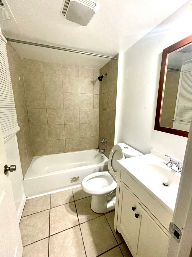 1317 18th St, Chesapeake, VA 23324 - photo 3