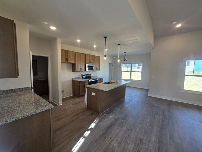 505 N Halifax Ct, Clarksville, TN 37040 - photo 3