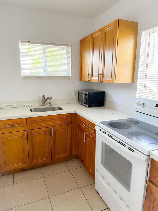 1950 SW 41st Ave, Fort Lauderdale, FL 33317