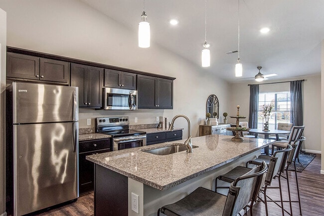 Redwood Holt, Holt, MI 48842 - photo 4