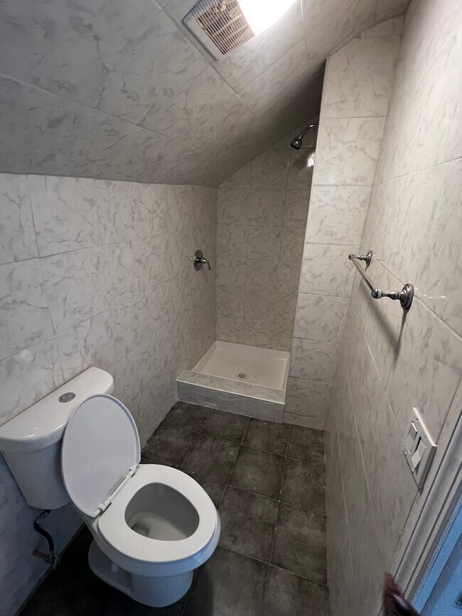 425 Leslie St unit 3, Newark, NJ 07112 - photo 4