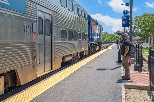 The Metra ride from nearby Aurora to Downtown Chicago takes about an hour.