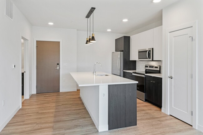 5945 6th Ave unit 304, Kenosha, WI 53140 - photo 4