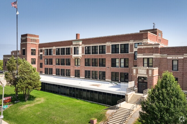 Hayes Bilingual School is near the southern boundary.