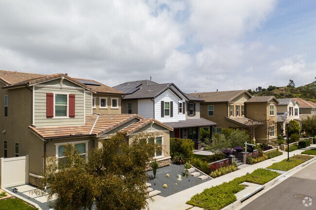 Newly built Tract homes lined in neat rows are common in Vineyard.