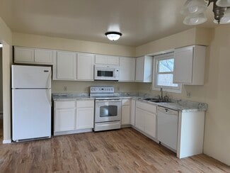 1335 S Thompson Dr, Madison, WI 53716