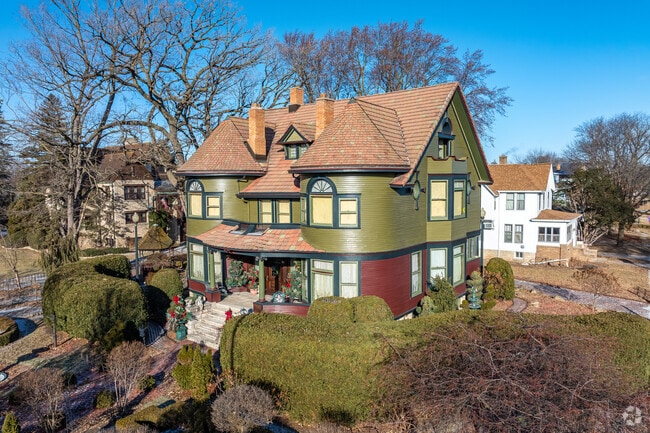 Beautiful Queen Anne homes are found the historic homes in Fond Du Lac.
