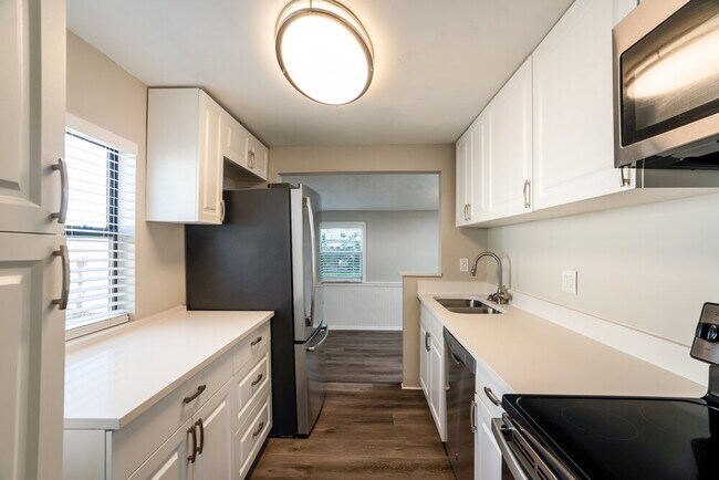 4139 26th St N, Saint Petersburg, FL 33714 - photo 7