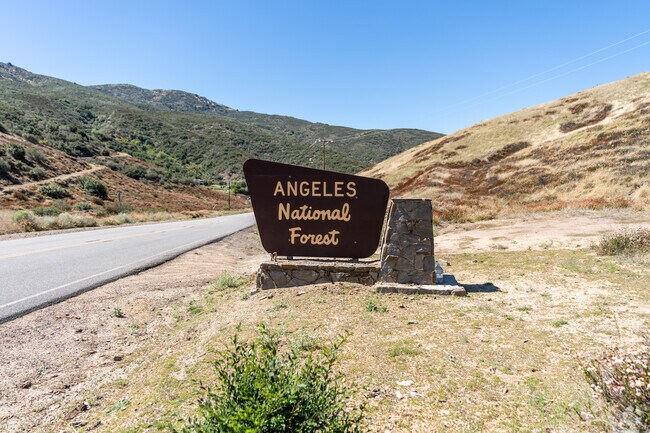 Leona Valley is in the Green & Lakes area of the Antelope Valley in the Angeles National Forest.