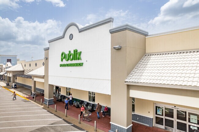 Publix Super Market offers a wide array of groceries, including fresh fruits and vegetables, meats, dairy products, and pantry staples.