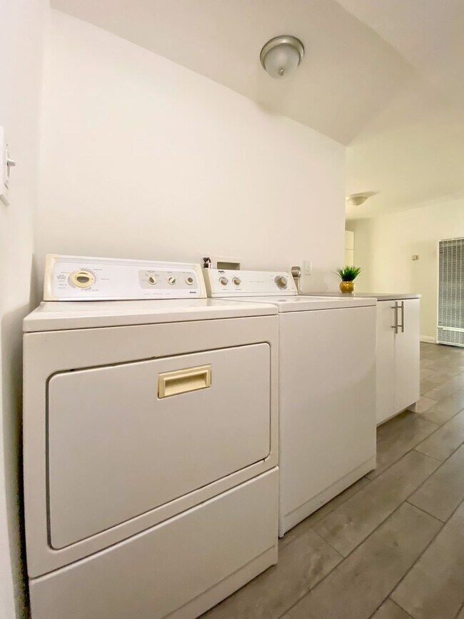 **Charming 3-Bedroom Unit in Prime Los Angeles Location – 3963 Halldale Avenue**, Los Angeles, CA 90062 - photo 6