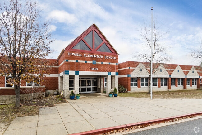 Dowell Elementary School in Lusby Md. has a good B rating on Niche.