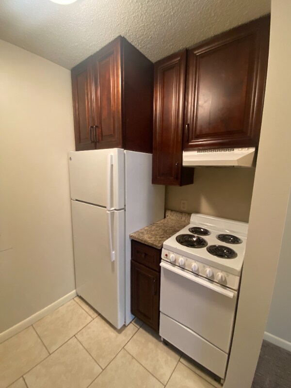 1810 E St unit 202, Lincoln, NE 68508 - photo 3