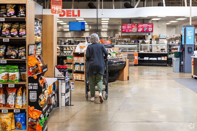 Schnucks is another popular grocery store in King's Meadow.