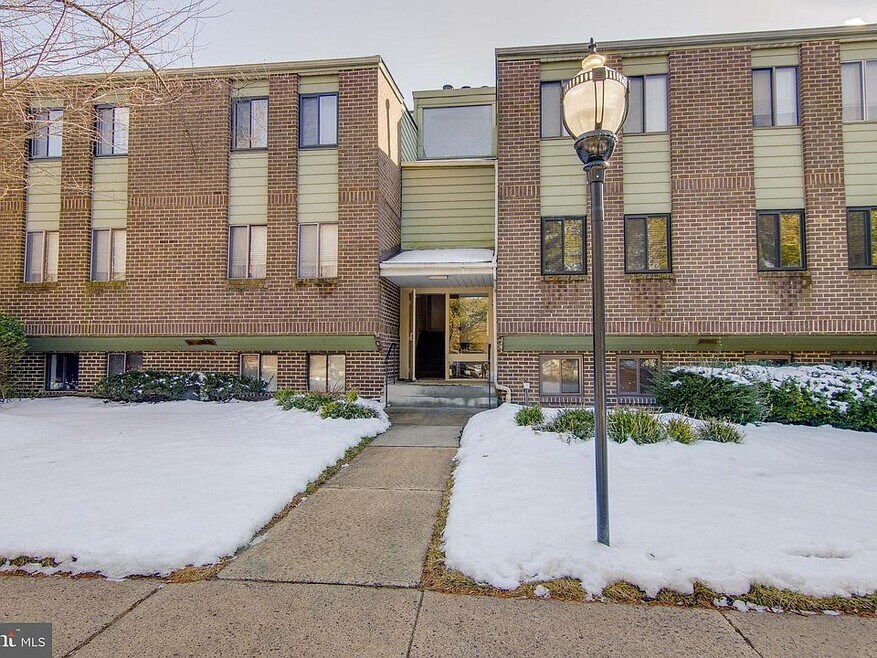 3 Windblown Ct unit T-1, Baltimore, MD 21209 - photo 1